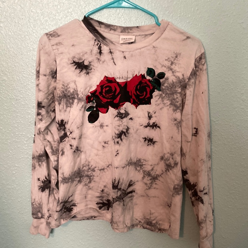Empyre Womens small long sleeve, rose details